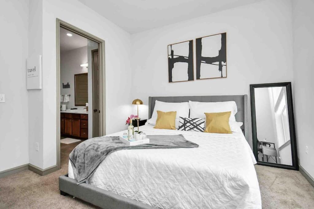 Htown Downtown Oasis Appartement Houston Buitenkant foto